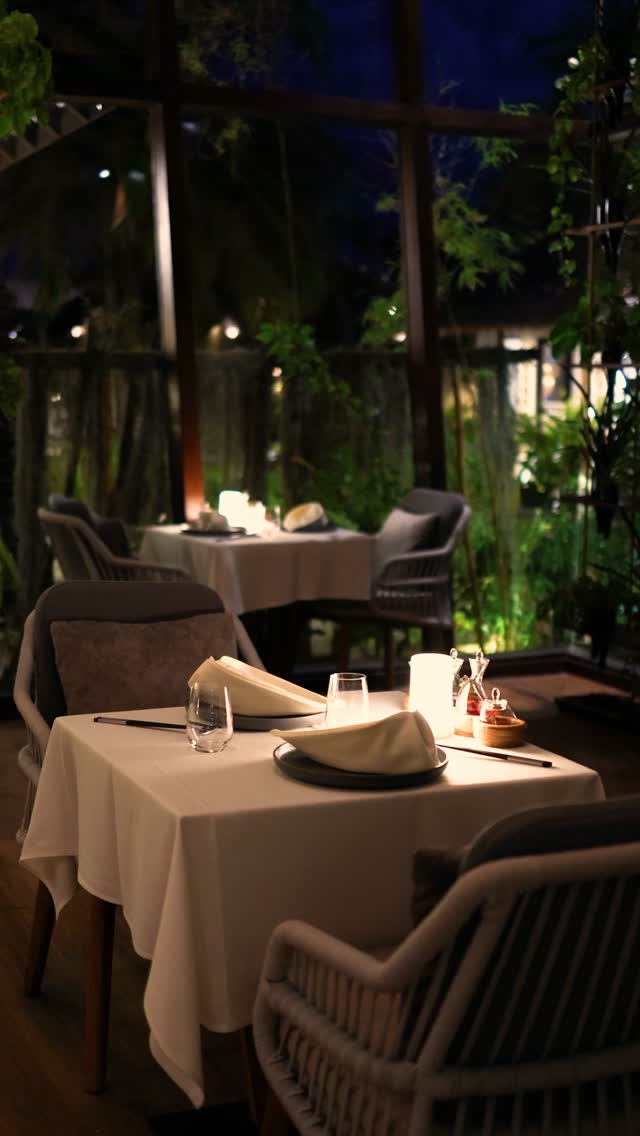 Happy Mid-Autumn Festival from OZEN RESERVE BOLIFUSHI.⁠
⁠
Wishing you and your loved ones a blessed Mid-Autumn Festival filled with joy and warmth, wrapped in the vibrant Pan-Asian culinary flavors of