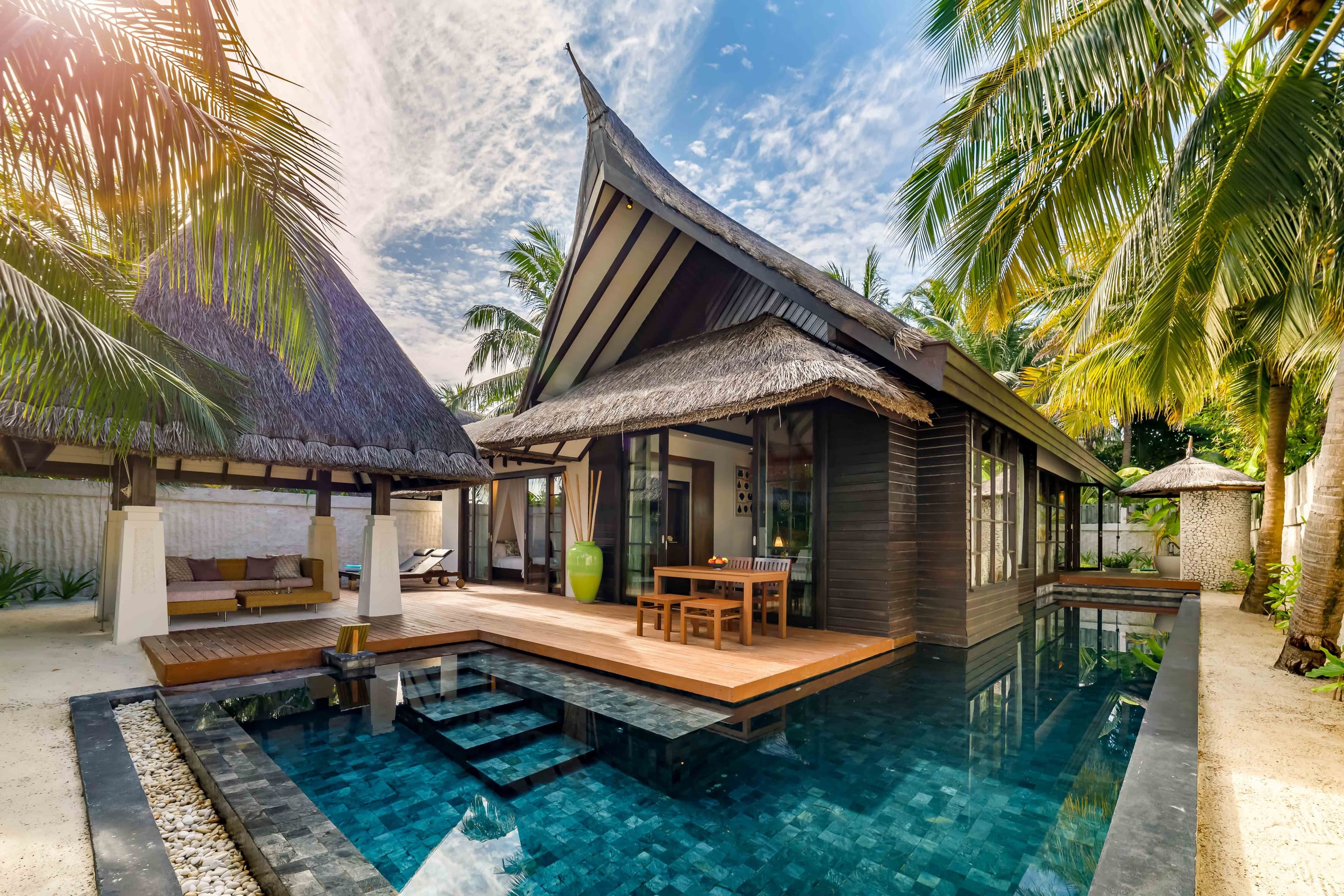 Sunrise Earth Pool Pavilion (2-Bedroom) im OZEN RESERVE BOLIFUSHI