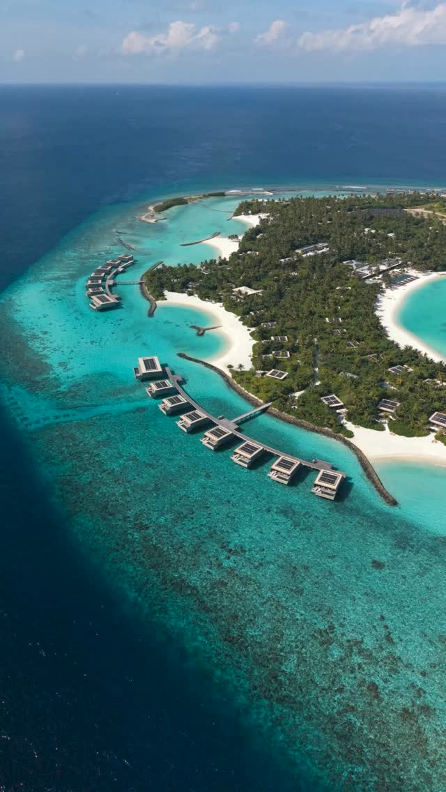 Umrahmt von endlosem Ozean, geprägt von bedeutungsvollen Erlebnissen. Willkommen im Patina Maldives
#PatinaMaldives #Maldives #InfiniteImprints

[ Luxusresort Malediven, Patina Maldives, DJI Drohne, Luxus-Wasser