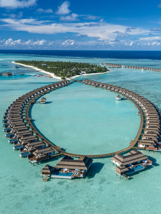 Foto von Pullman Maldives Maamutaa im Pullman Maldives Maamutaa Resort. Könnte ein Bild von Horizont, einer Wasserfläche und Text sein.