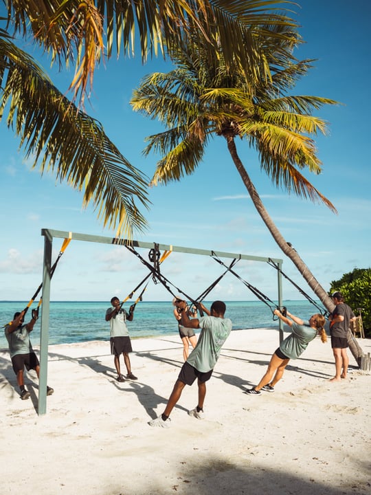 Sunshine, brise marine et un défi pour tout le corps. 💪🌴

Retour sur le TRX Functional Movement pendant la Pullman Vibrance Week, où force, équilibre, mobilité et coordination étaient tous au rendez-vous — avec 