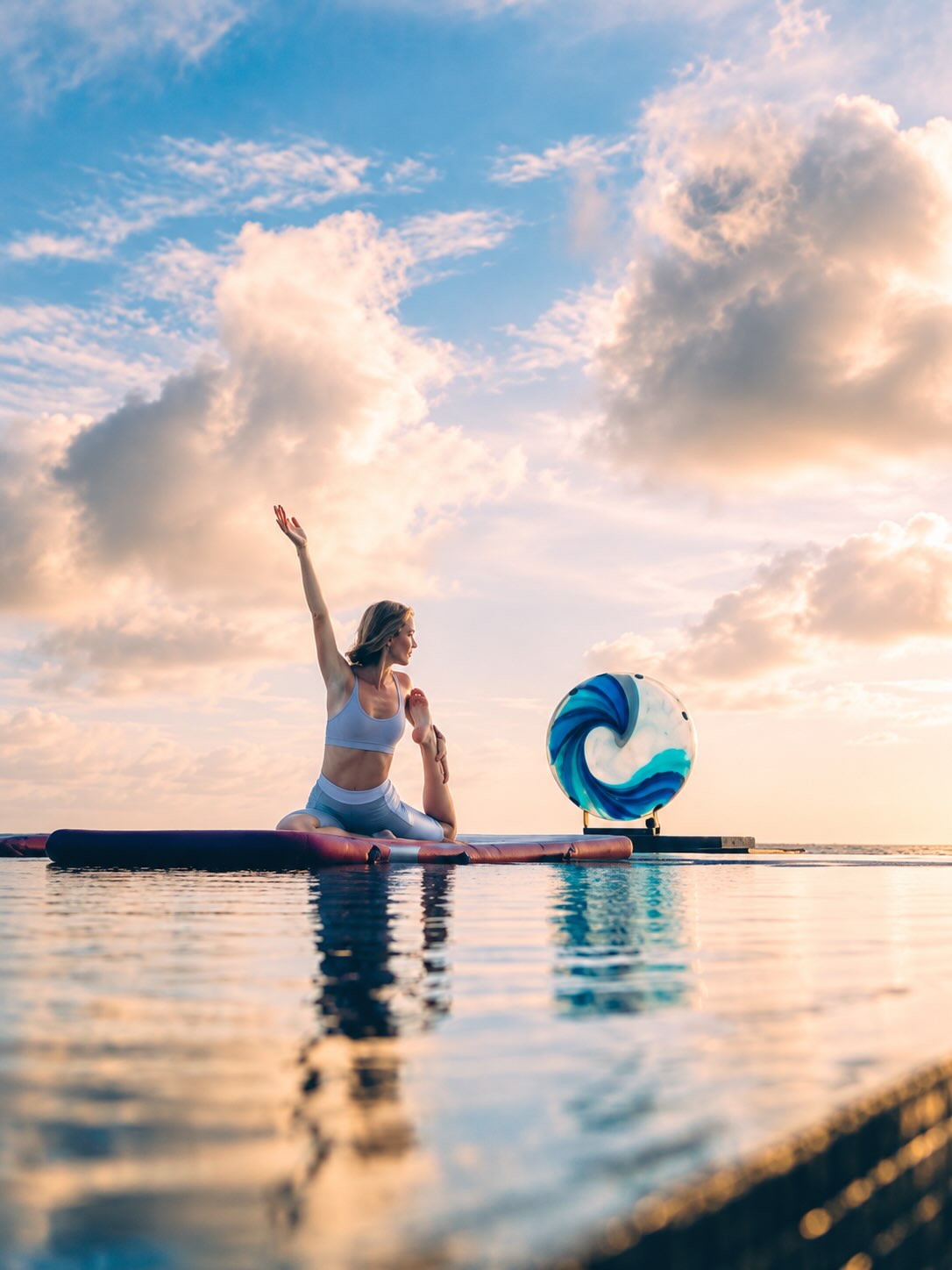 Foto di Pullman Maldives Maamutaa del 15 settembre 2026. Potrebbe contenere: yoga, specchio d'acqua e testo.