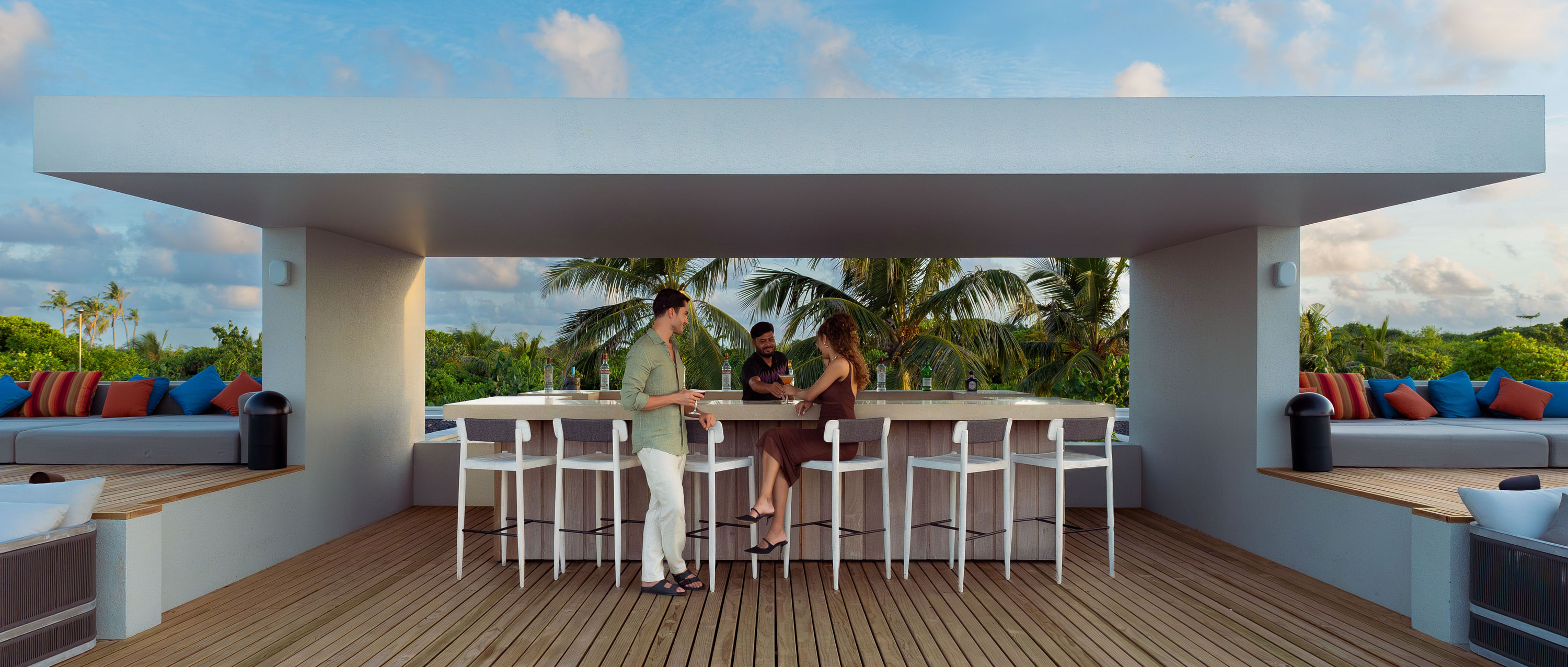 AMPERS&ND Rooftop Bar restaurant