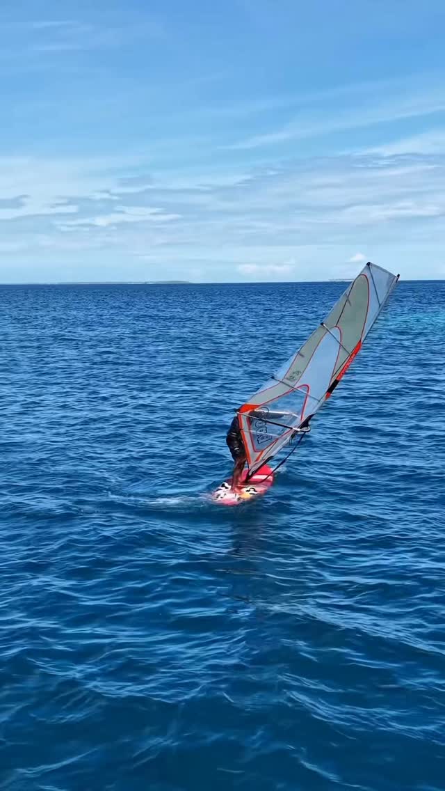 Harness the power of the wind and carve your own path across the endless blue.

Whether you’re mastering your first tack or chasing the perfect ride, windsurfing in the Maldives delivers the perfect m