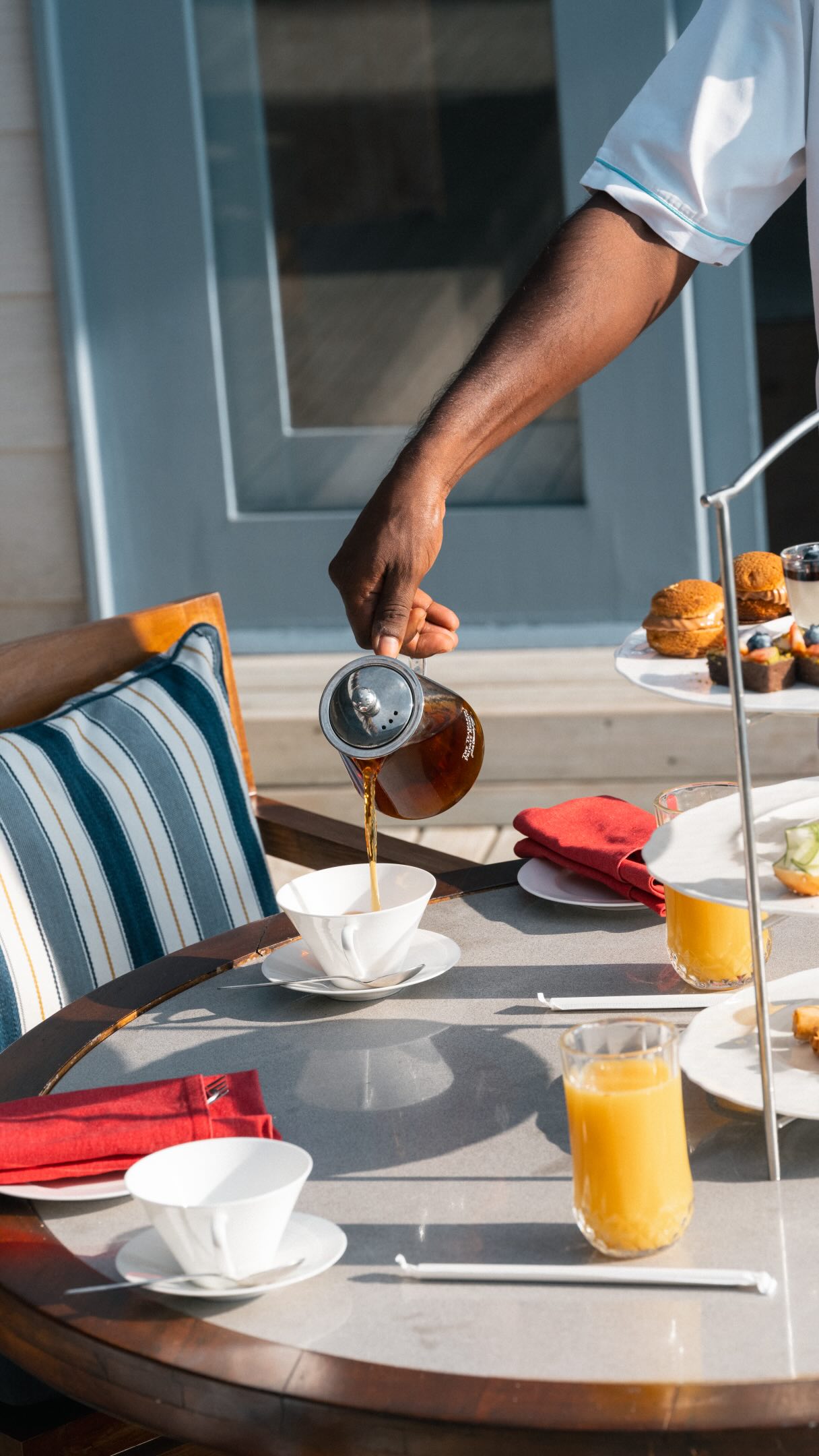 Golden hour. Afternoon tea. The Maldives… Unbeatable ✨

Some moments just don’t need improving. Send to someone you’d share afternoon tea with in the Maldives.

📍 @thehalcyonprivateislesmaldives @aut