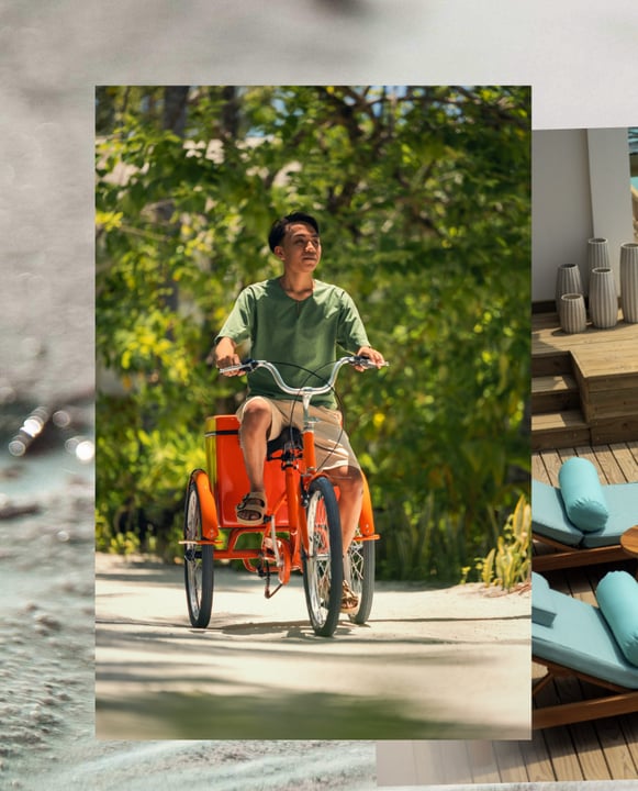 Foto condivisa da RAH GILI MALDIVES il 14 settembre 2026 con tag @sixandsixprivateislands. Potrebbe essere un'immagine di bicicletta, carrozza, poster, scooter, esterni e testo.