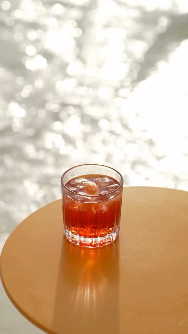 Cocktail at sunset time? 🍸

#nhcollection #nhcollectionreethi #minorhotels #cocktails #sunset #bar
