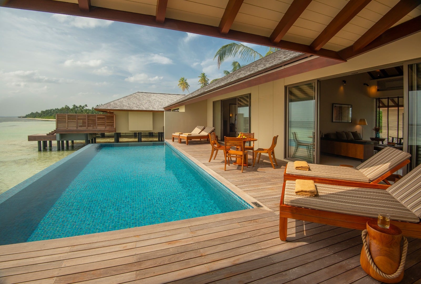 Sunrise Two-Bedroom Water Pool Villa im The Residence Maldives at Dhigurah
