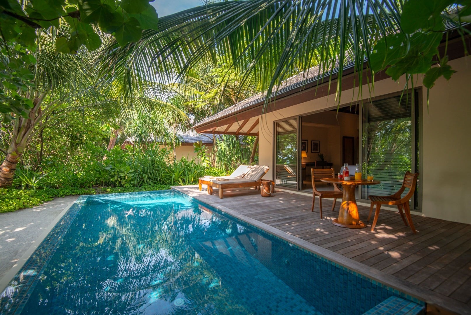 Sunset Beach Pool Villa im The Residence Maldives at Dhigurah