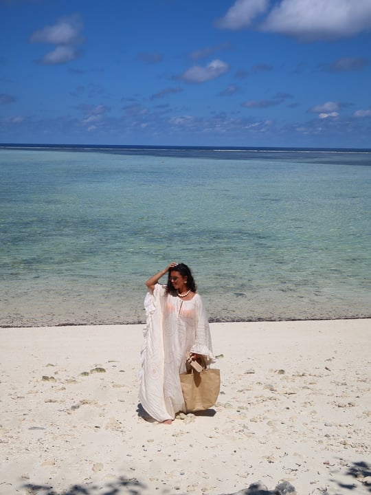 Playa style 🤎

Kaftan @nakdfashion - bijoux @agatha.paris (offerts) #maldives #maldiveslovers #beachstyle #summeroutfit #travelling