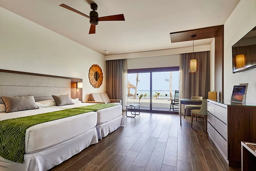 Junior Suite mit Strandzugang im Riu Palace Maldivas