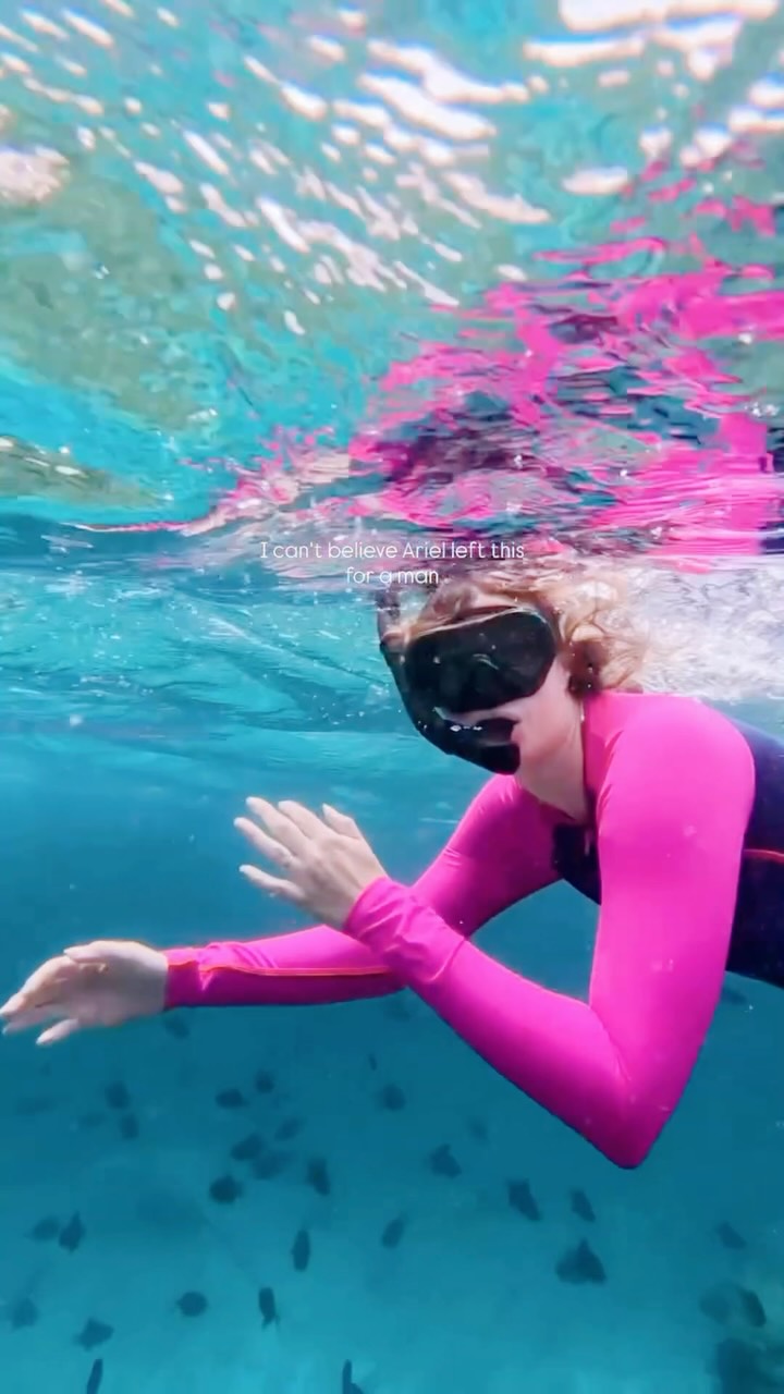 Spoiler-Alarm: Die Einheimischen hier haben Flossen 🐠🌊

Begleiten Sie unsere Schnorchel-Safari und entdecken Sie ein Kaleidoskop aus Korallenriffen, neugierigen Fischen, anmutigen Rochen und kristallklarem Wasser, das jedes Bad zu einem Erlebnis macht