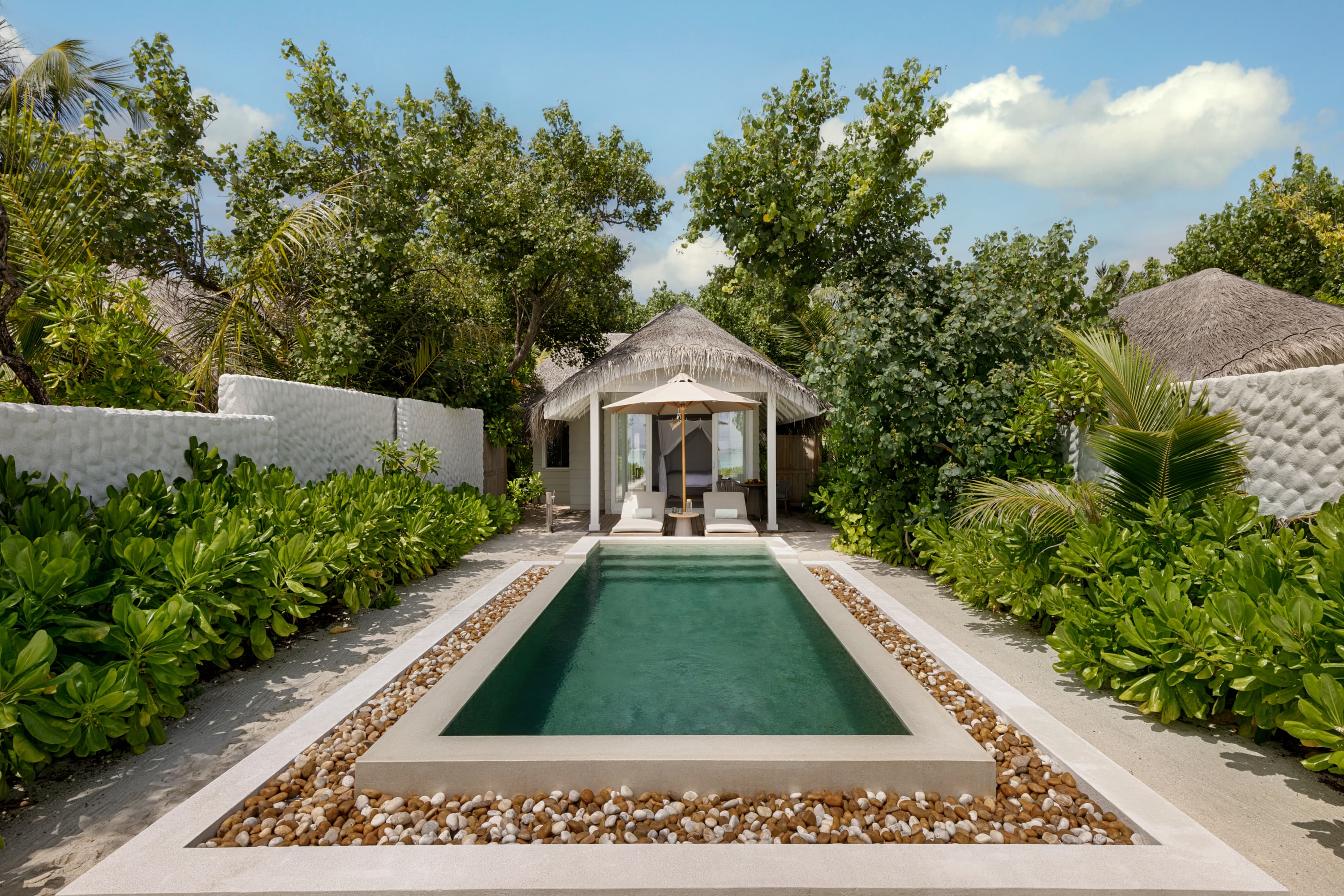 Beach Villa with Pool im Six Senses Kanuhura