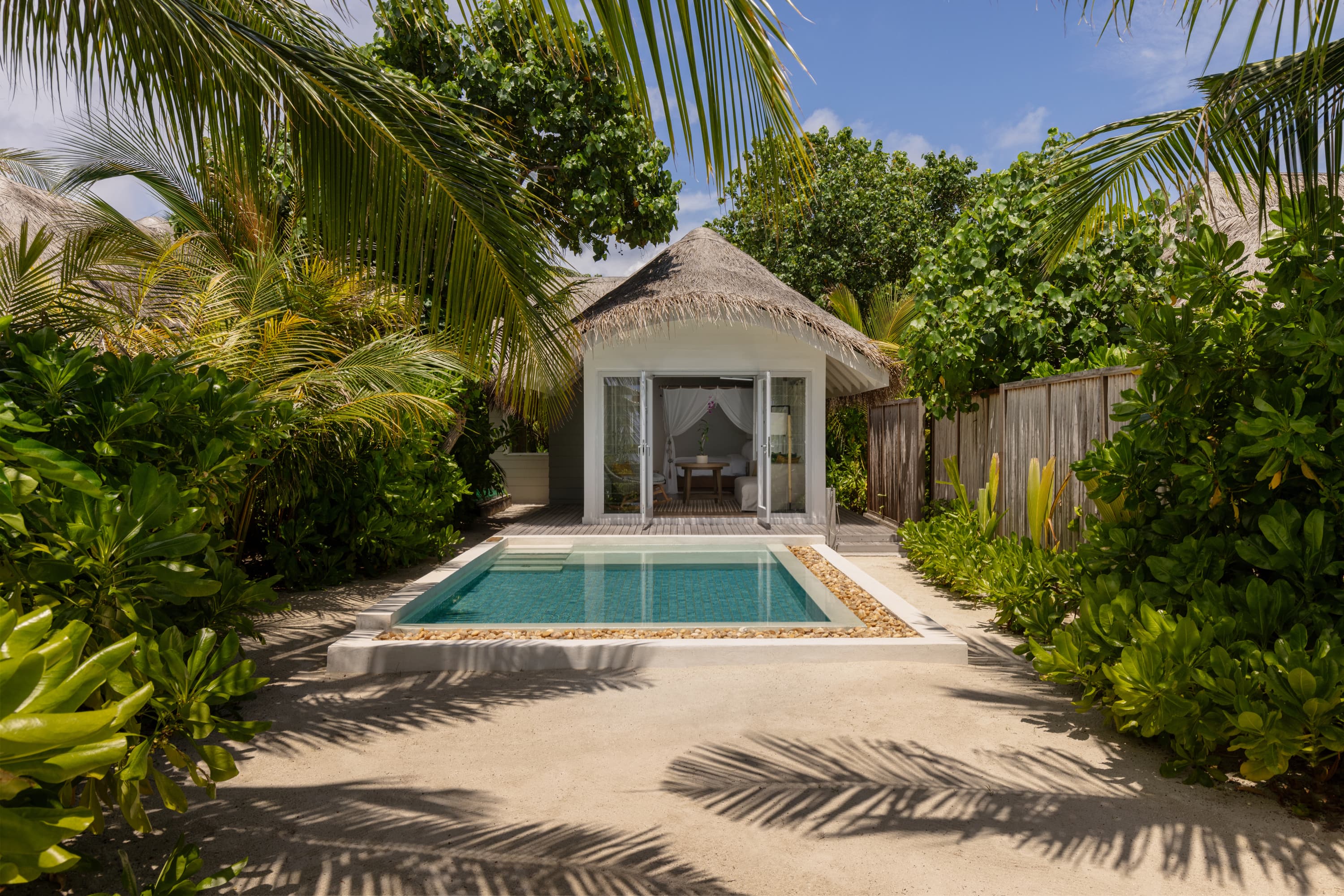 Deluxe Beach Villa with Pool im Six Senses Kanuhura