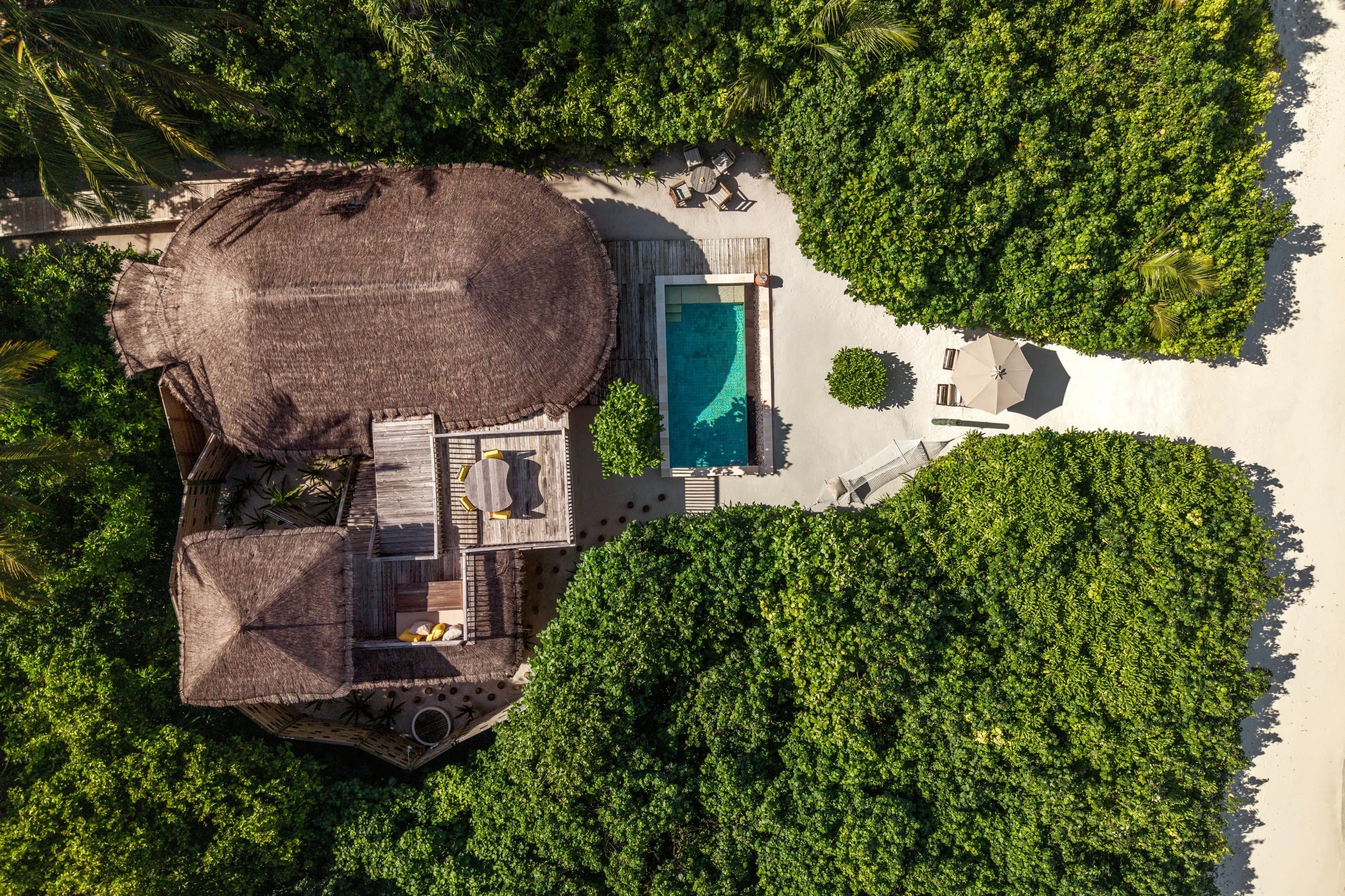 Family Lagoon Beach Villa mit Pool im Six Senses Laamu