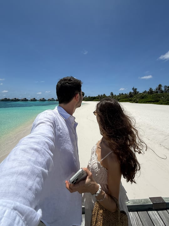 a blue paradise 🥥 

.

#maldives #sixsenses #couplegoals #honeymoon #travel