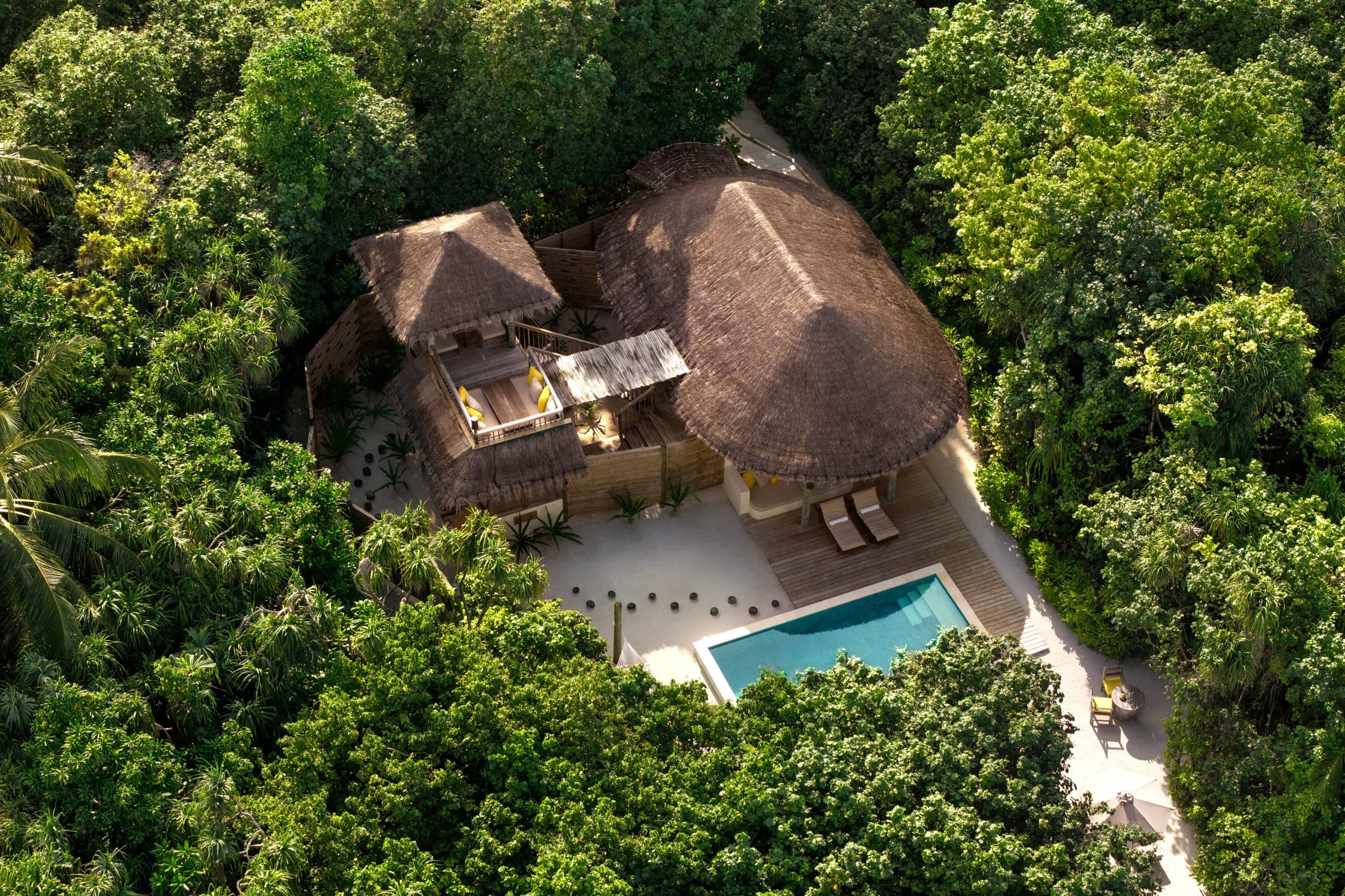 Lagoon Beach Villa mit Pool im Six Senses Laamu