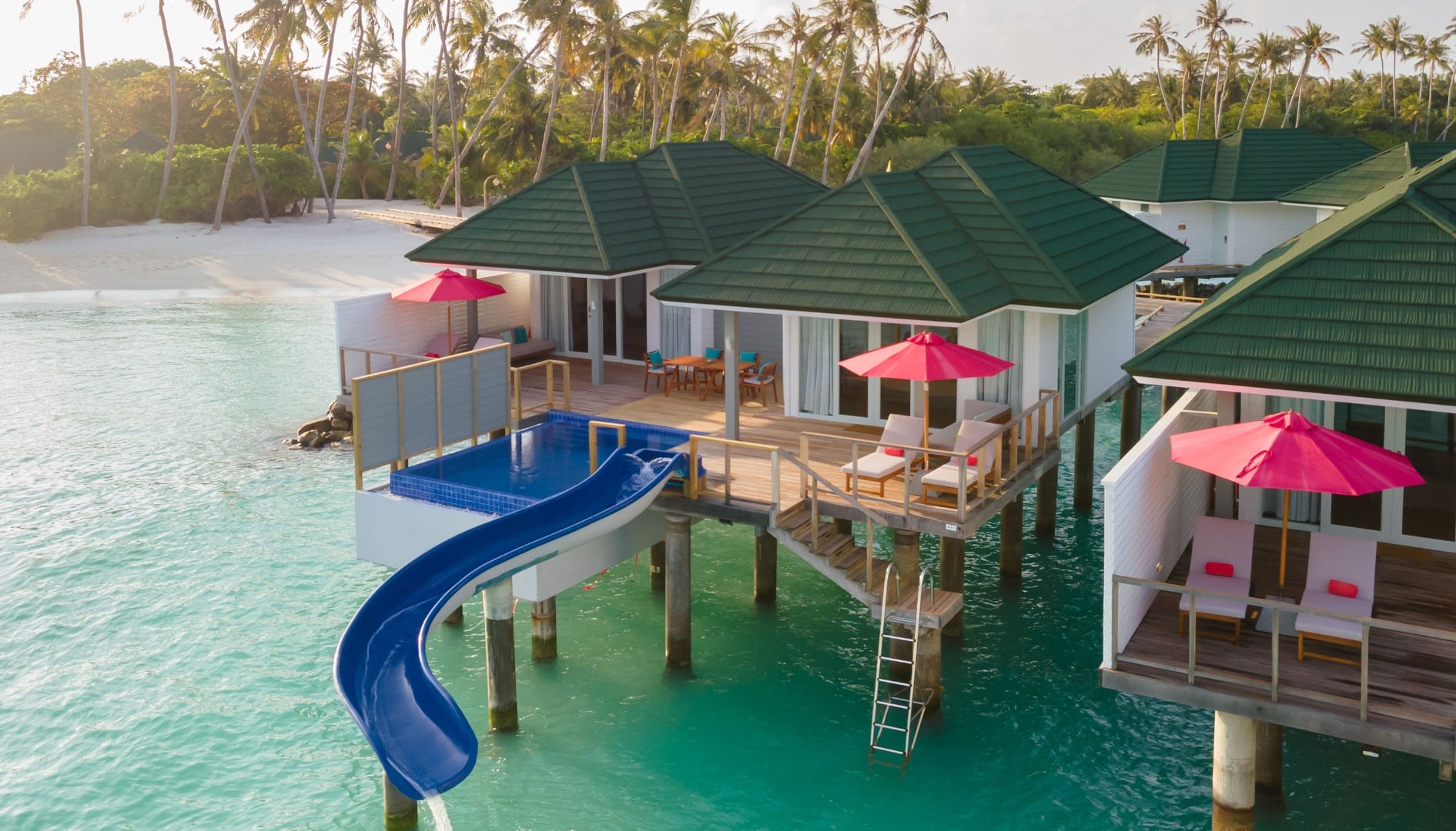 Two Bedroom Lagoon Villa with Pool + Slide - Außenansicht im Siyam World Maldives