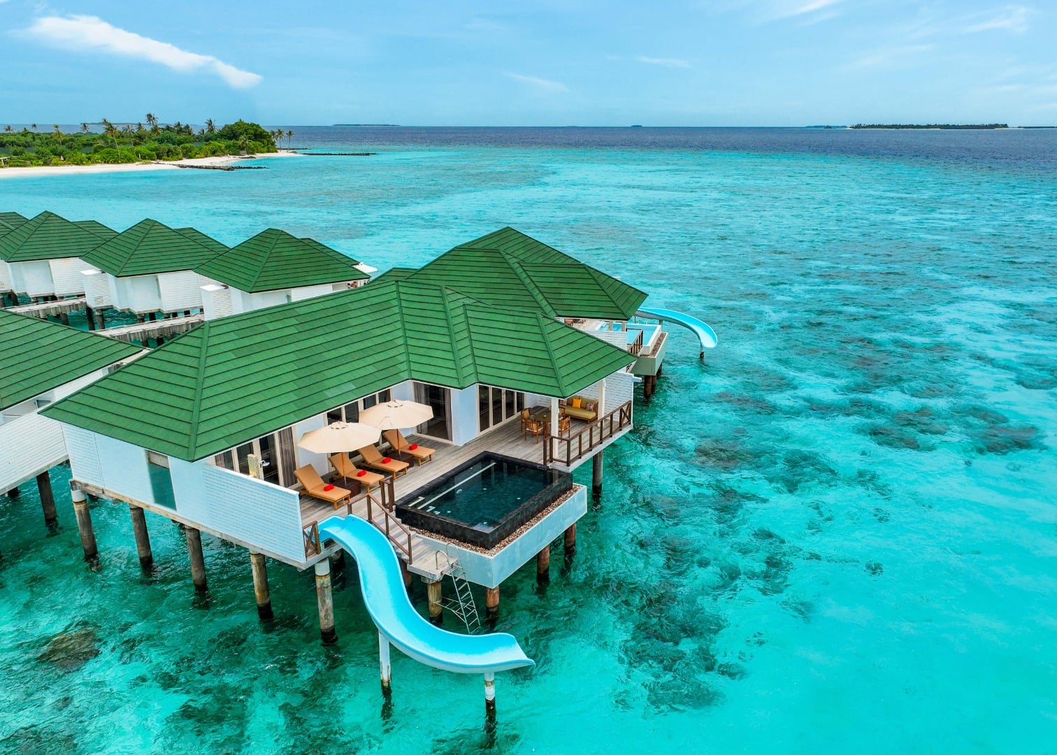 Water Pavilion with Pool + Slide - Außenbereich im Siyam World Maldives