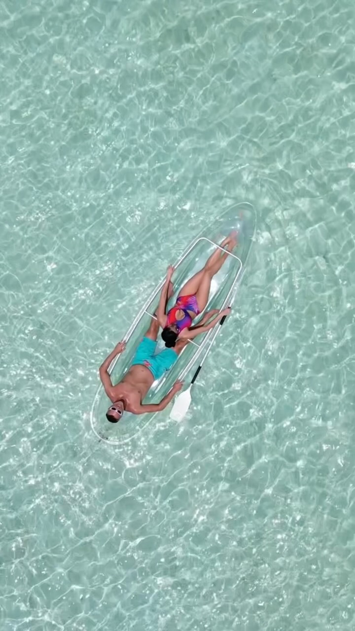 Das Paradies flüstert hier nicht, es zwinkert.
#somaldives #luxuryunplugged #maldivesunfiltered #islandmood