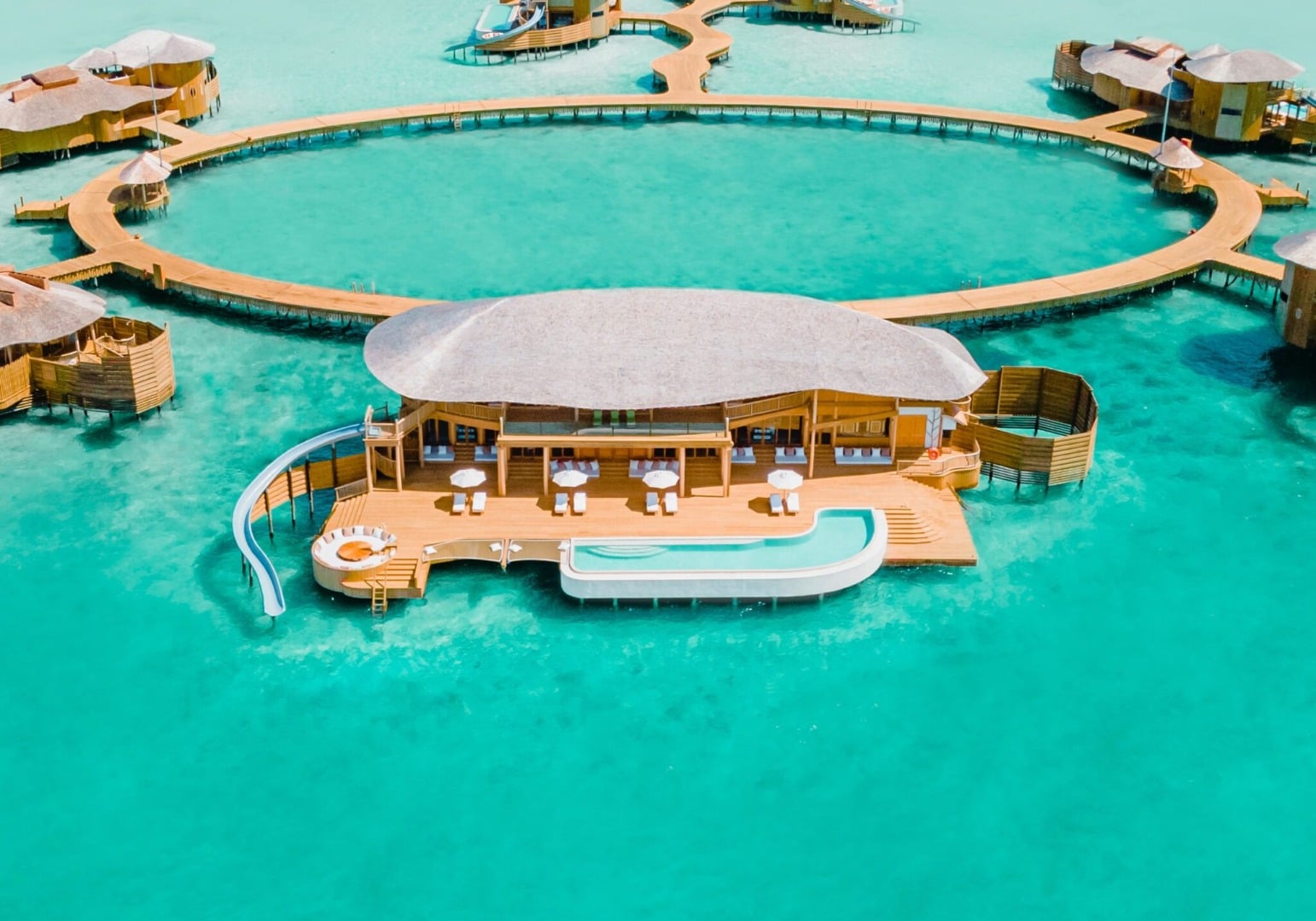 Four Bedroom Overwater Pool Villa mit Rutsche im Soneva Jani
