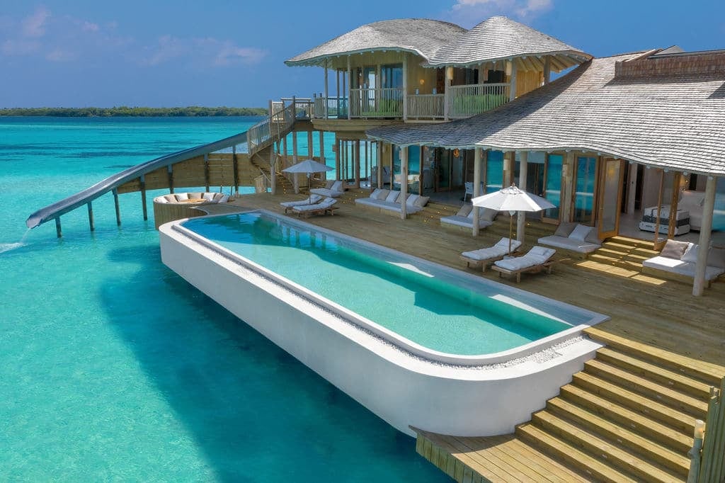Two Bedroom Overwater Pool Villa mit Rutsche im Soneva Jani