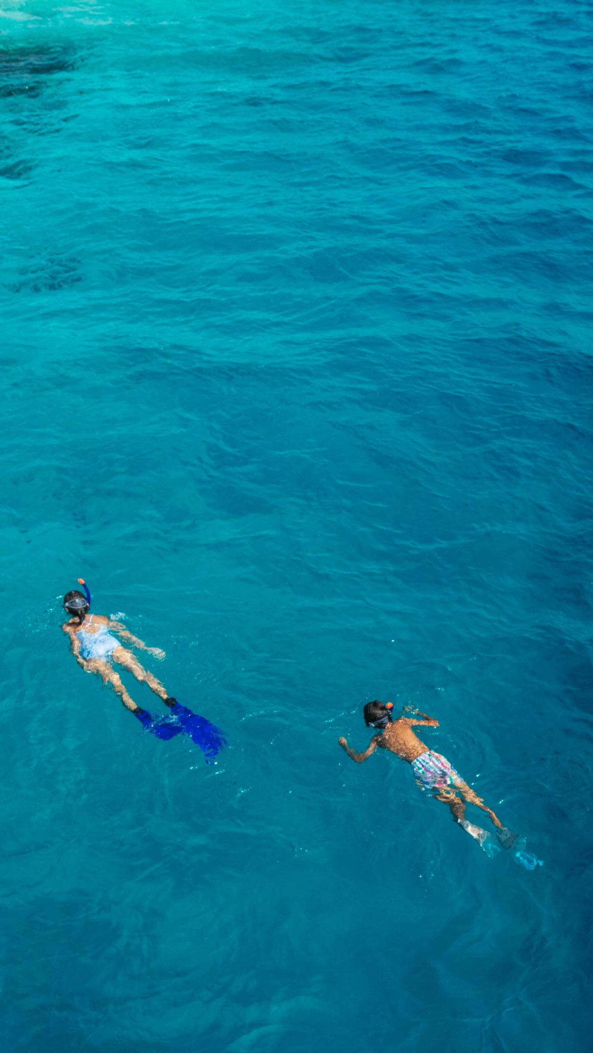 Your island journey starts the moment you arrive. 
This summer, enjoy complimentary speedboat or seaplane transfers at selected resorts or up to USD 250 resort credit to personalize your stay your way