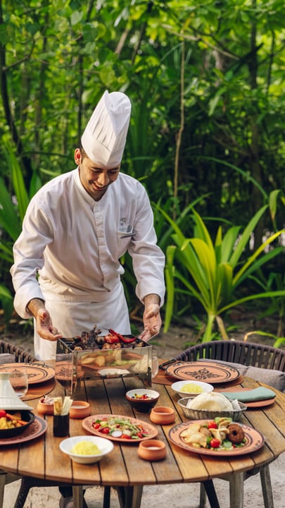 Festivities are best spent with loved ones, accompanied by turquoise waters, exquisite dining, and the natural beauty of the Maldives. At The St. Regis Maldives Vommuli Resort, private villa stays, si