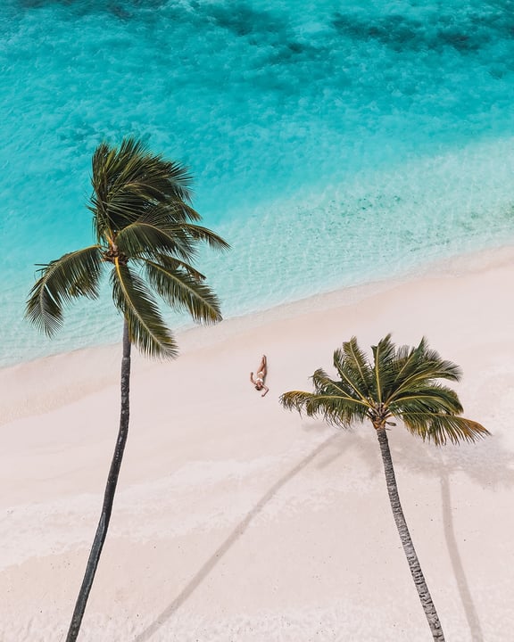 Foto von The St. Regis Maldives Vommuli Resort vom 21. Juni 2026. Könnte ein Bild von Strand, Ozean, Palmen und Text sein.