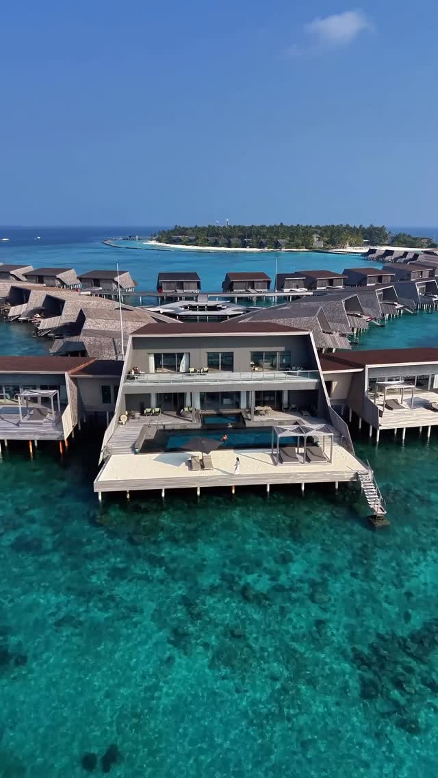 The John Jacob Astor Estate is an exquisite sanctuary above the Indian Ocean, architecturally striking and thoughtfully designed to offer unparalleled space, privacy, and exclusivity. As the largest t