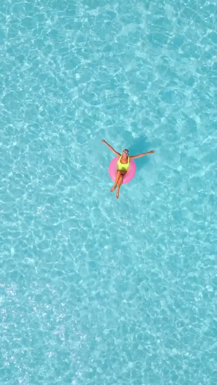 Blue waters and clear skies calling🌊💙…
Answer with World of Hyatt member exclusive offers #BookDirect to save more, link in bio to book your escape.

#Hyatt #TheStandard

Video credit - @maldivesbys