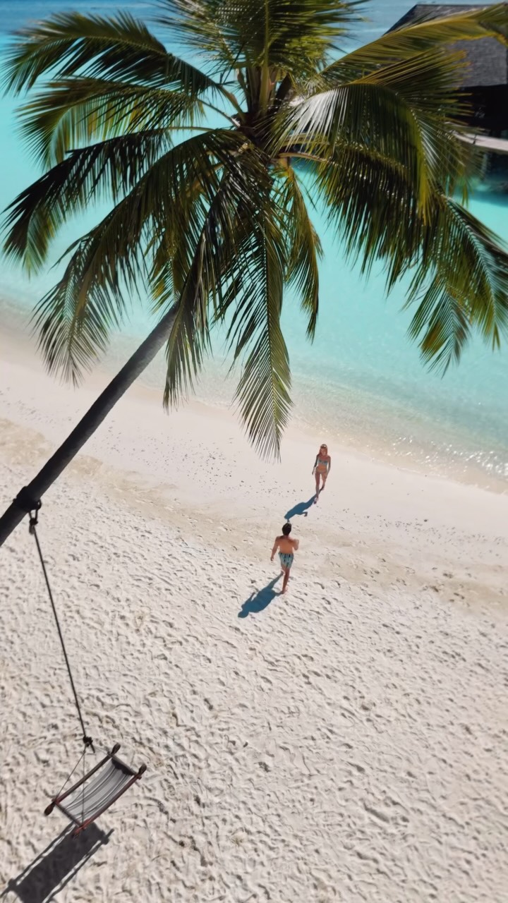 Where time is best spent together

Leave the world behind and wander along quiet shores, beneath swaying palms and endless blue. At Sun Siyam IruFushi, the simplest moments together become the ones wo