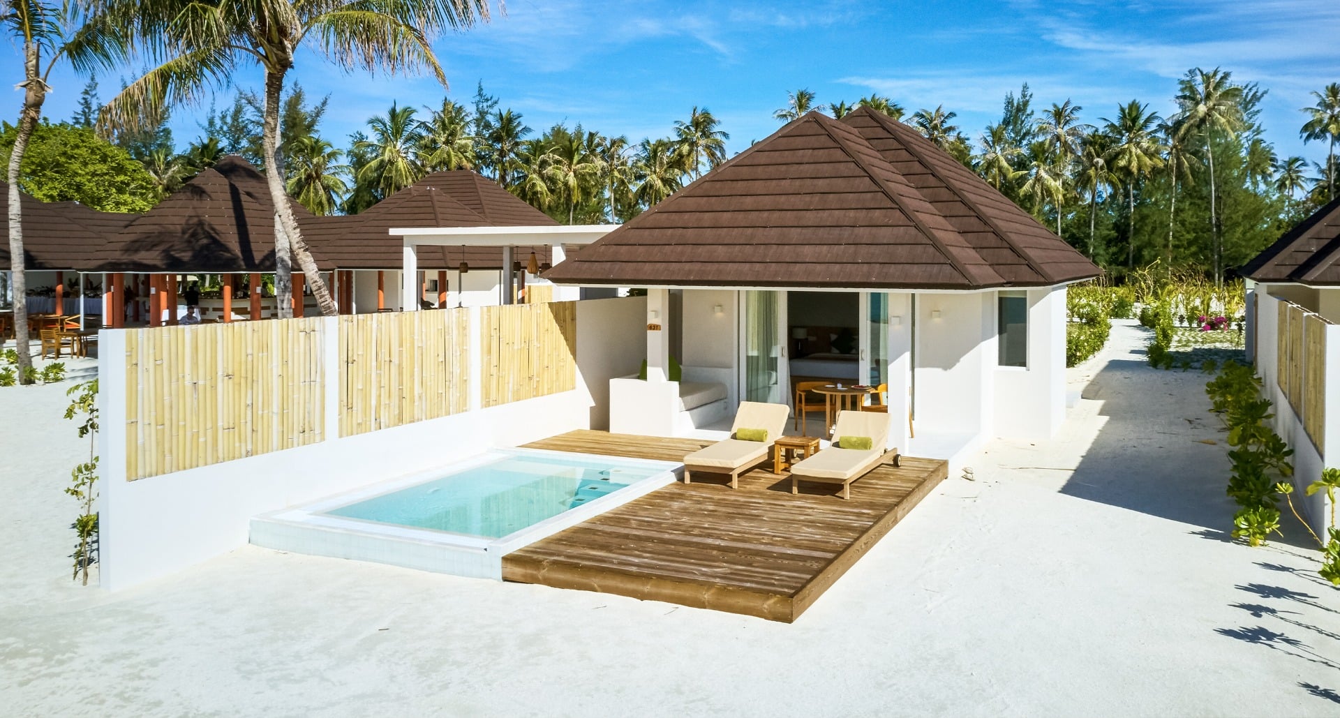 Grand Beach Villa with Pool – Außenansicht im Sun Siyam Olhuveli
