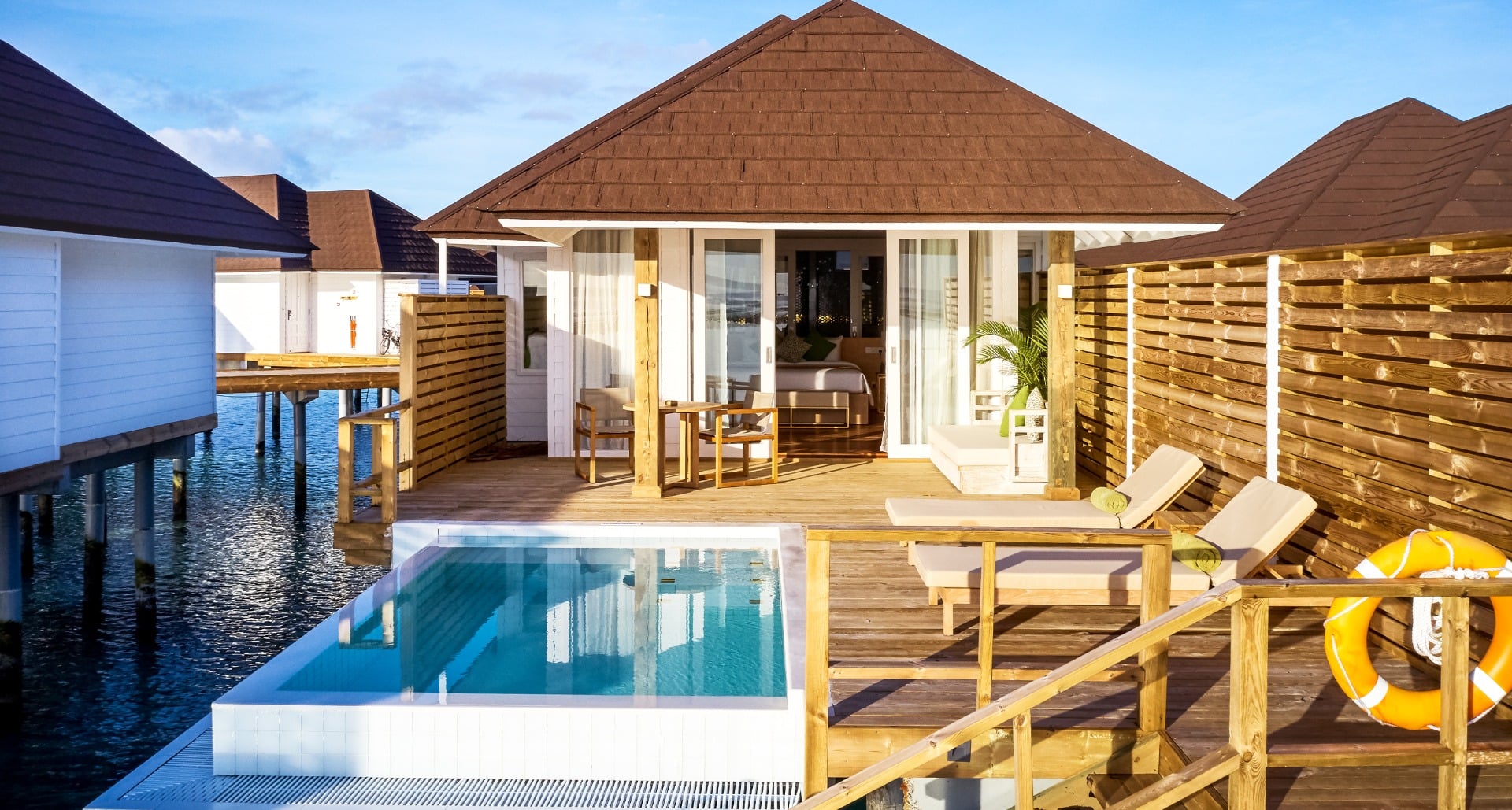 Grand Water Villa with Pool – Außenansicht im Sun Siyam Olhuveli