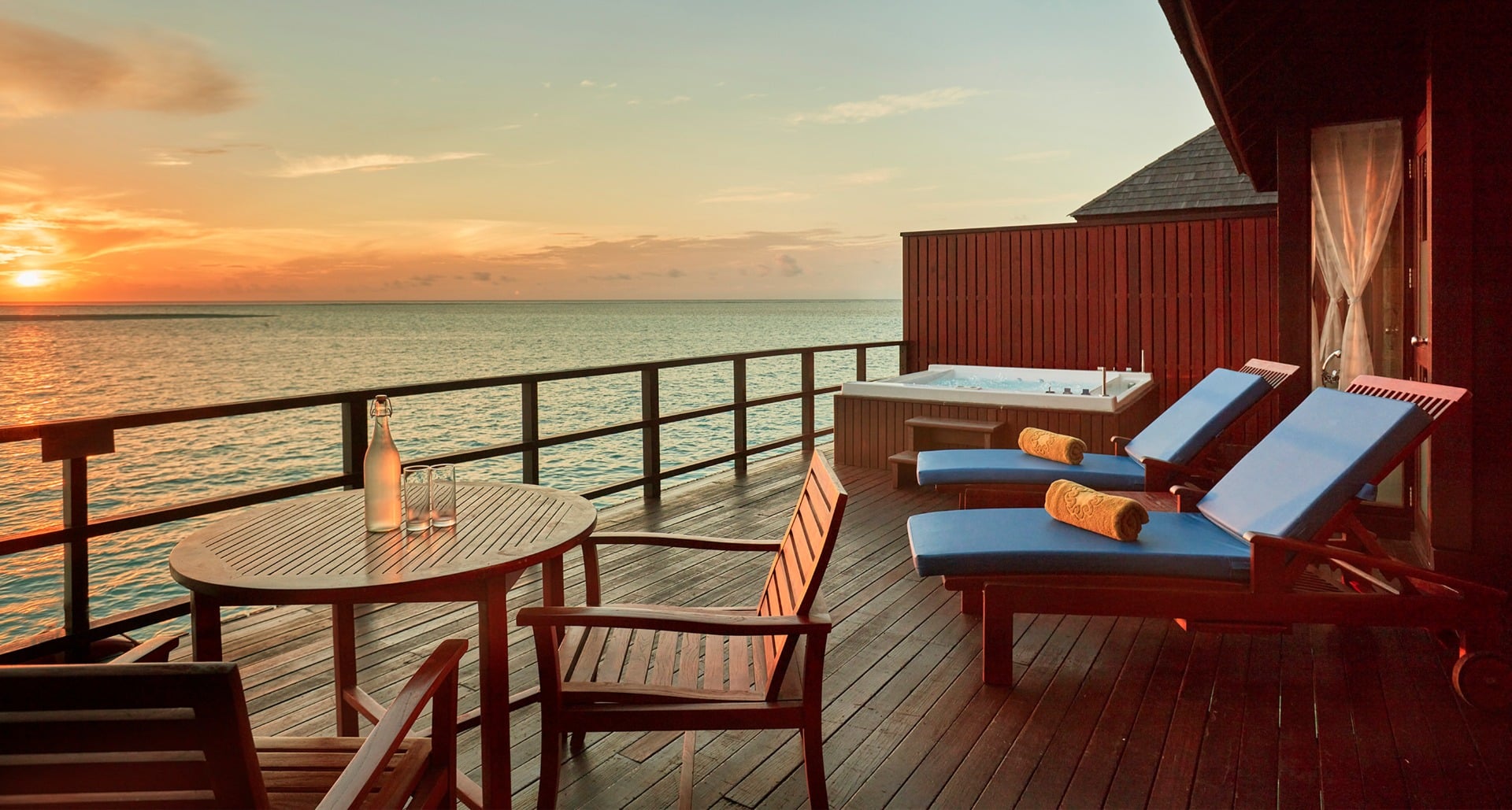 Prestige Jacuzzi Water Villa – Ausblick im Sun Siyam Olhuveli