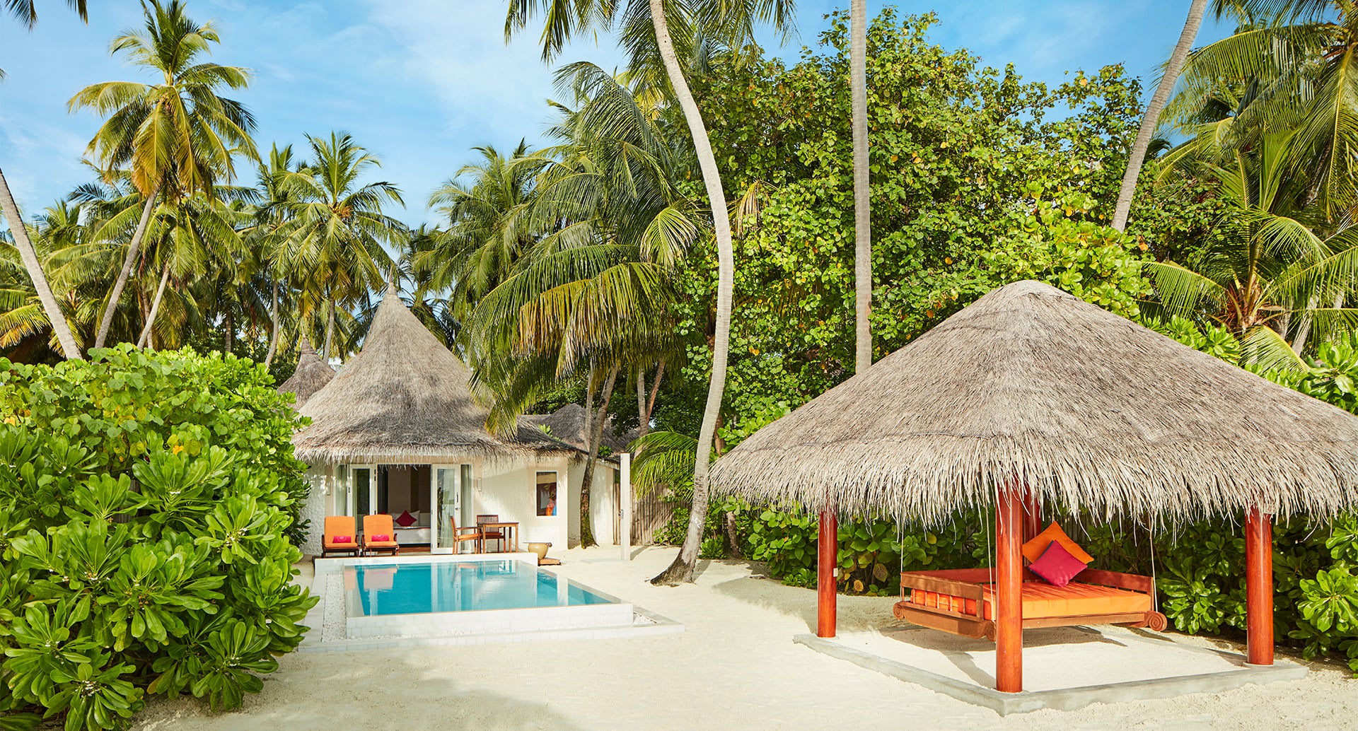 Grand Strandvilla mit Pool im Sun Siyam Vilu Reef