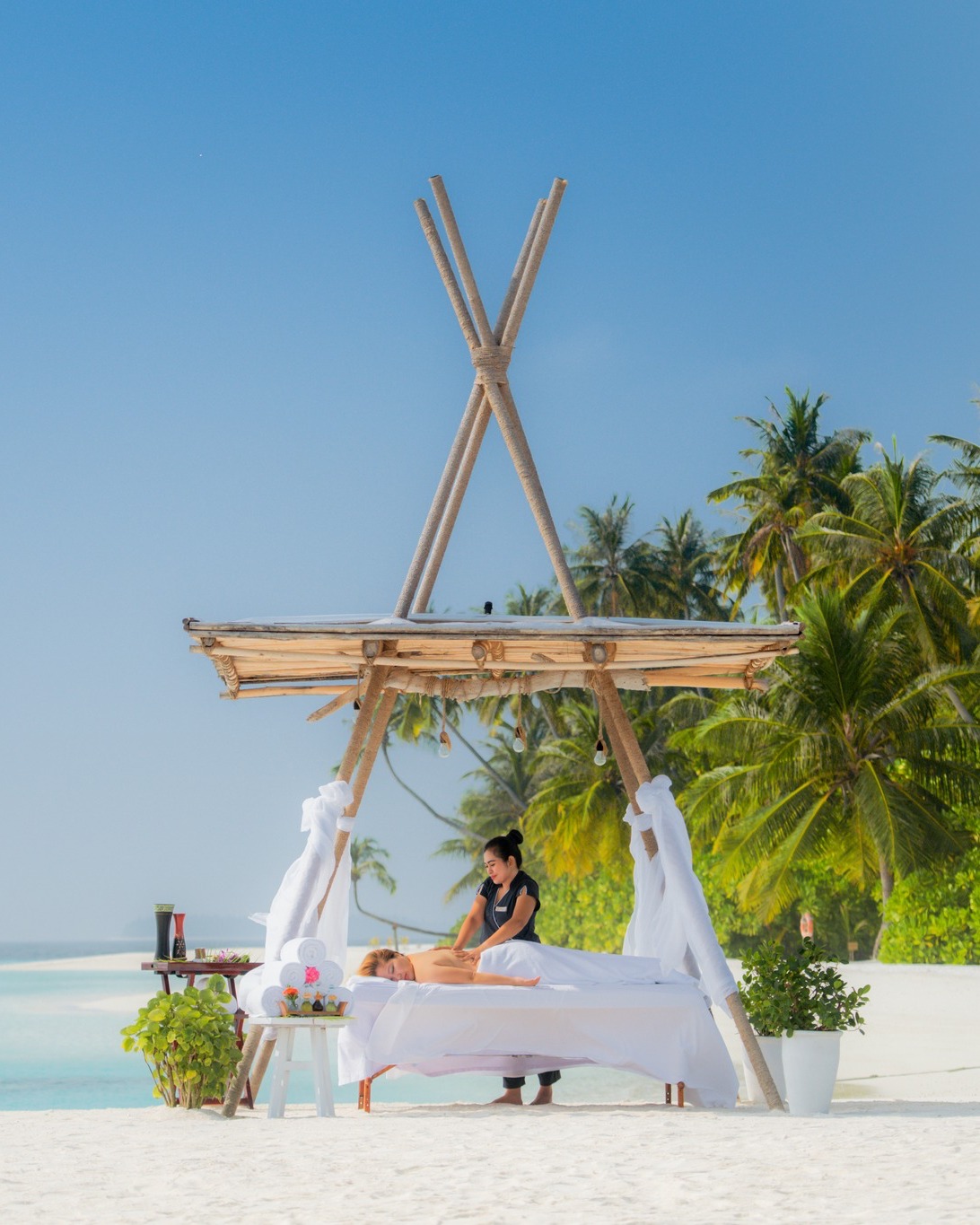 Step into pure relaxation.

#sunsiyam #vilureef #maldives #maldivesresorts #wellness