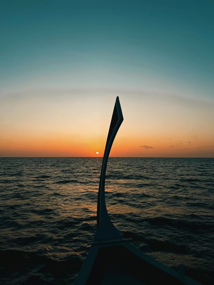Book your seat for the best show in the Indian Ocean. 

For reservations - Link in bio. 

#TajCoralReef #sunsetcruise #maldivessunset #TajResorts #TajHotels