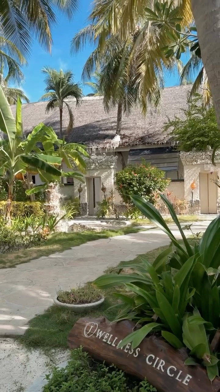 A sanctuary where senses awaken softly, where time slows and serenity begins ✨

Escape into effortless serenity through a link in our bio. 

#TajCoralReef #TajCoralReefMaldives #TajHotels #LuxurySpa  