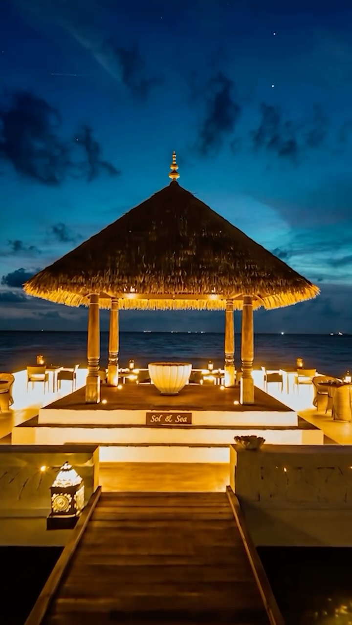 Unwrapping an extraordinary overwater dining experience. ✨

Welcome to Sol & Sea - the newest culinary destination at Taj Exotica Resort & Spa, Maldives, where the timeless flavours of India’s coastli