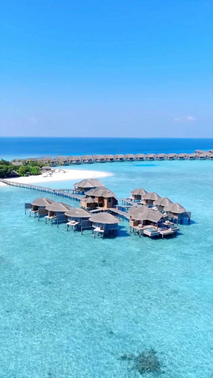 Es gibt einen Grund, warum man auf Vakkaru das Zeitgefühl verliert.

#VakkaruMaldives #VisitMaldives #LuxuryTravel #IslandEscape #IndianOcean
