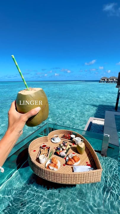 Every table comes with a view.

#VakkaruMaldives #TimelessSanctuary #MaldivesLuxury #TasteOfVakkaru #DinnerWithAView