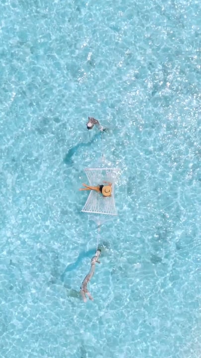 Suspended between sea and sky. An afternoon hammock session at Vakkaru.

#VakkaruMaldives #TimelessSanctuary #Maldives #LuxuryTravel #IndianOceanEscape