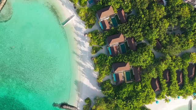 Wahre Abgeschiedenheit ist eine extreme Seltenheit, die hier nur an drei exklusiven Orten zu finden ist. Wir laden Sie ein, den absolut großartigsten Ausdruck unseres Lebens am Strand zu entdecken. ⁠
⁠
Die Majlis Residence bietet ein
