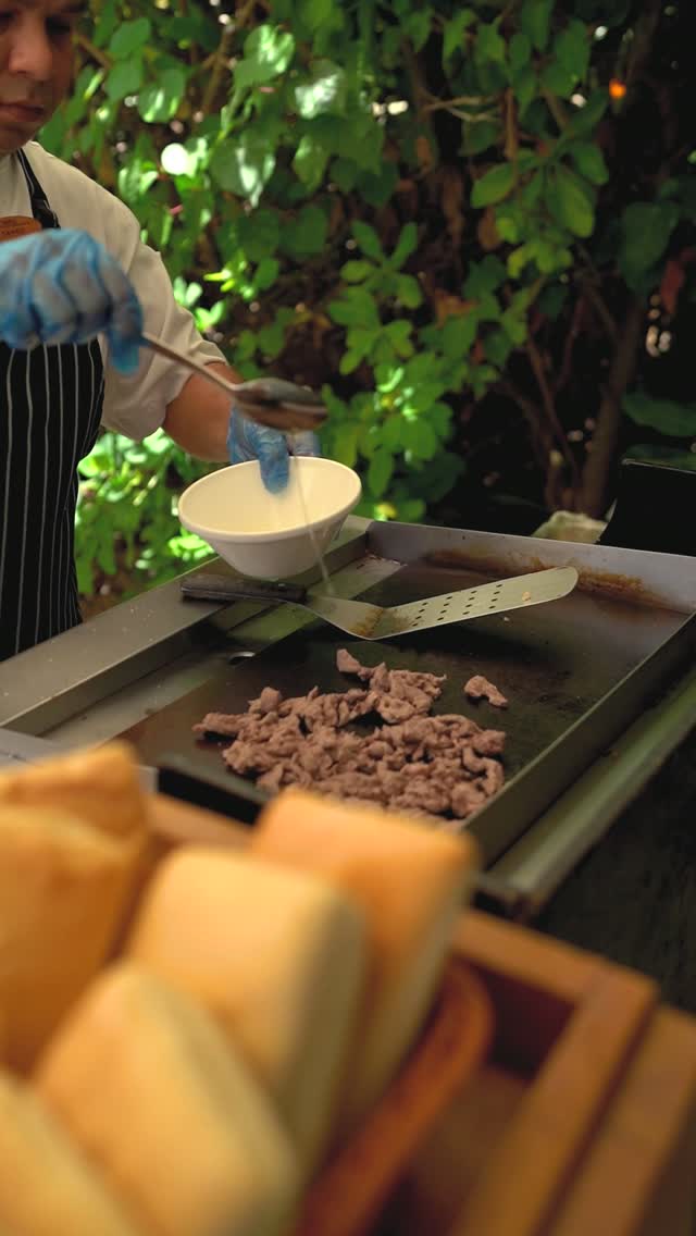 Le mardi prend une tout autre saveur sur l'île. Vous êtes invités à la célébration culinaire ultime : le Super 10 Brunch au Lime & Chili ! 🍽️🏝️⁠
⁠
Immergez vos sens dans 10 stations live interactives servant