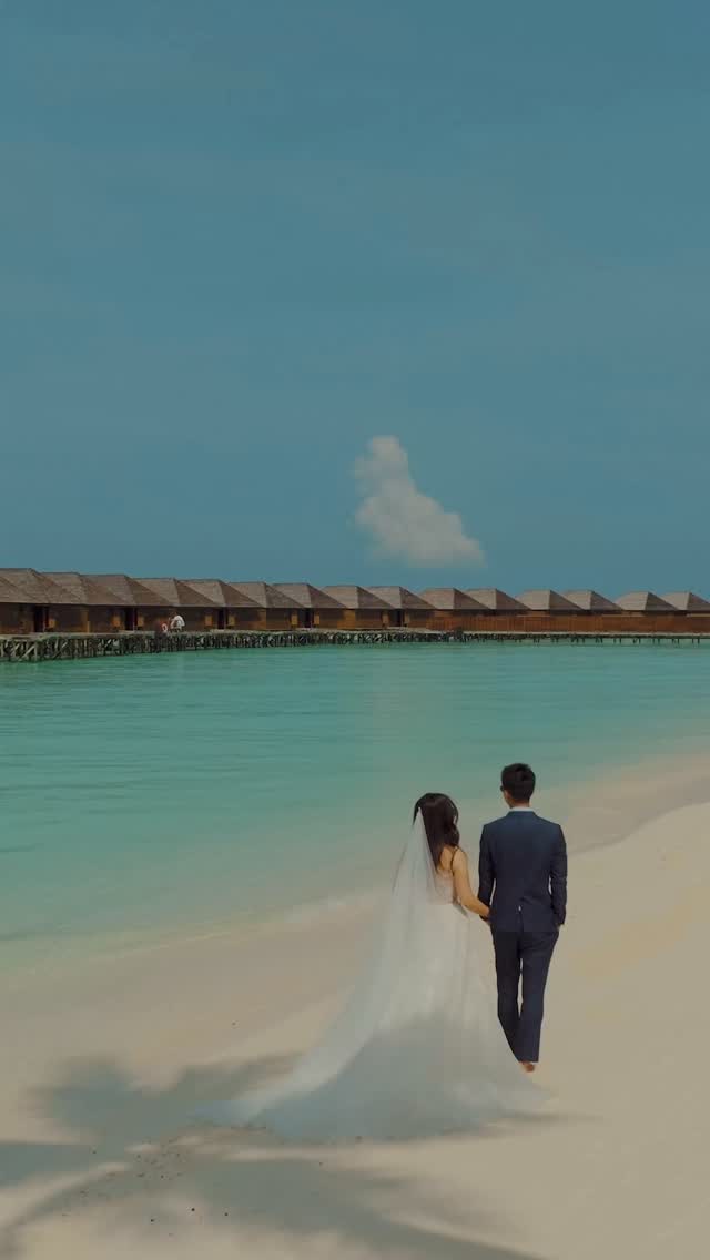 An exquisite reminder that Veligandu Maldives exists in a class of its own 🌴

Where time yields, the ocean glistens in quiet opulence, and every detail is curated with effortless precision. 

Arrive 