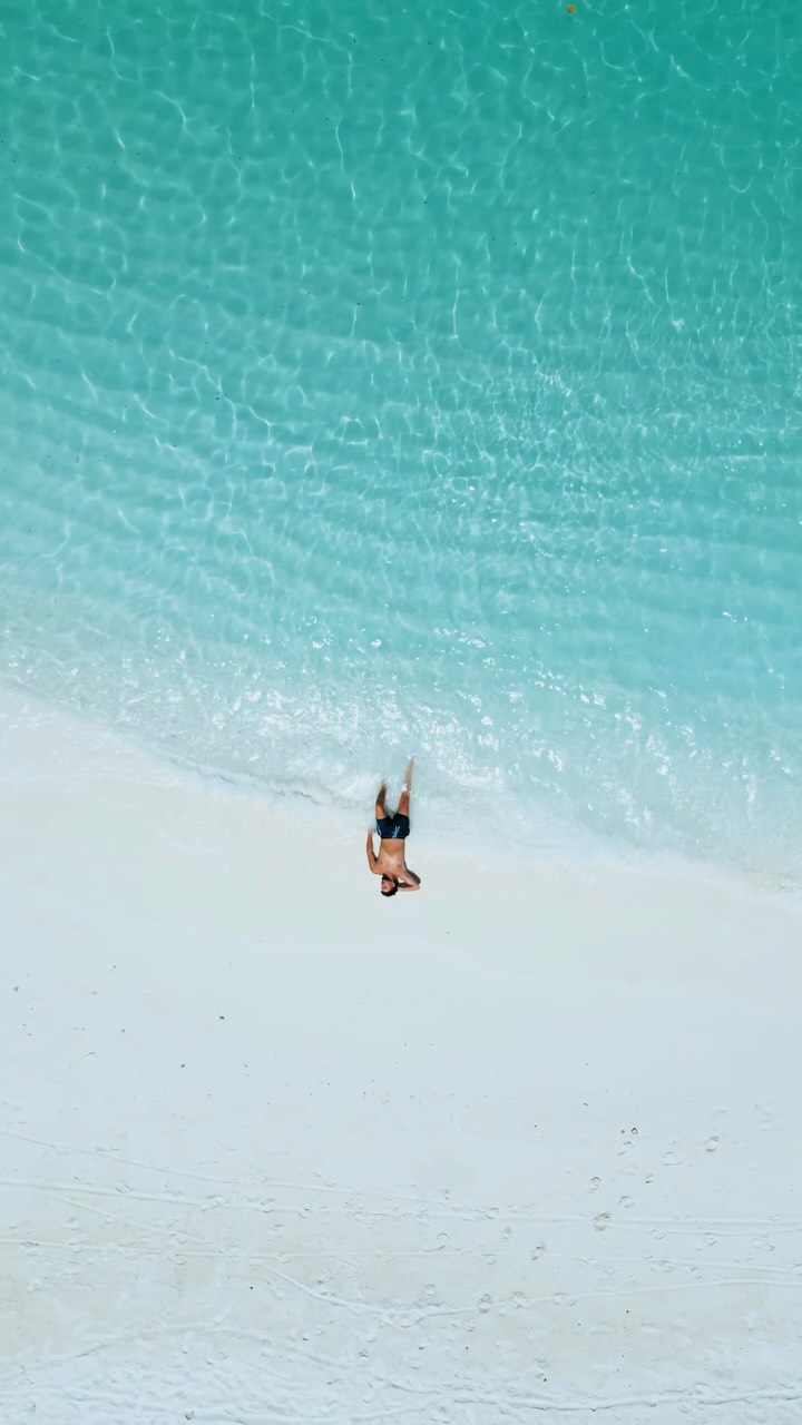 Man kann sich tausend Videos von Veligandu Resort ansehen, aber nichts kommt an das eigene Erleben heran.

@veligandumaldives x @maledivenreisen 

adv
-
#stopoverreisen #maledivenreisen #veligandu #m