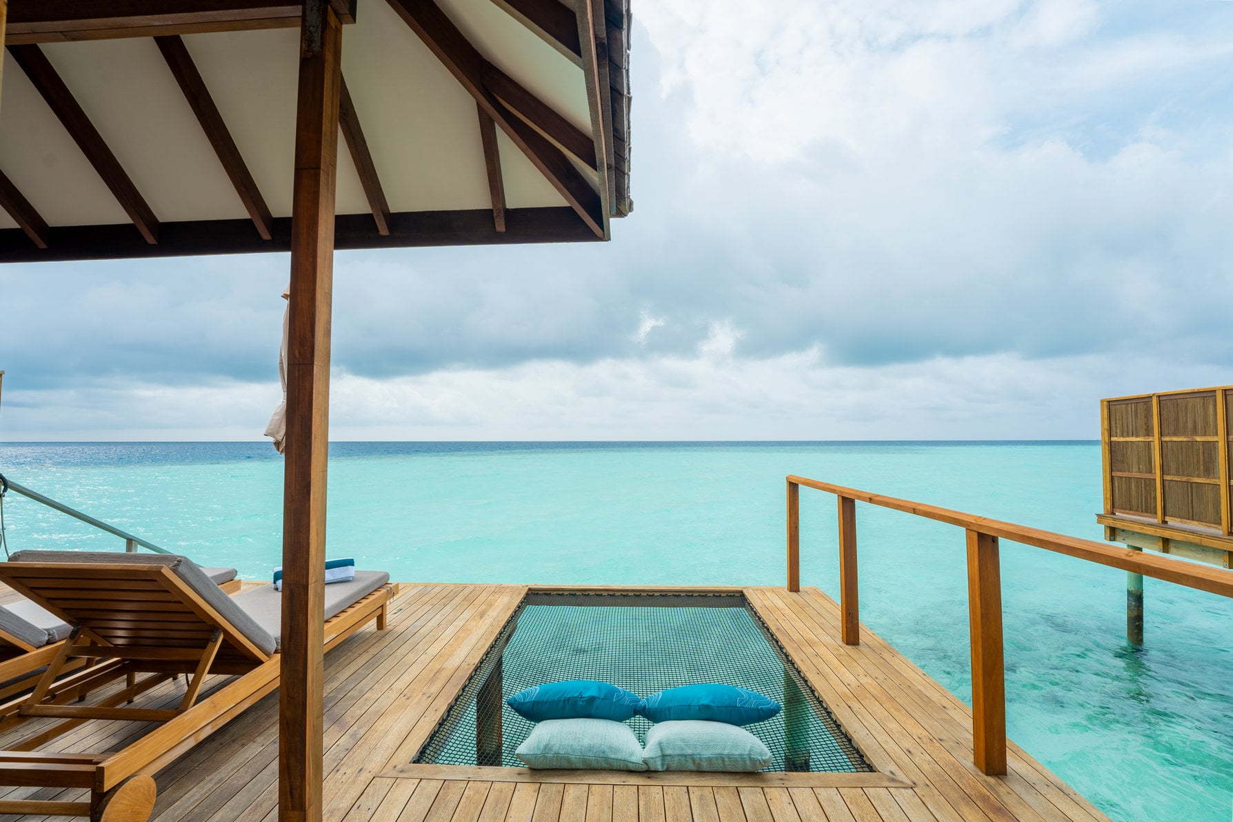 Sunset Ocean Villa, Außenansicht im Veligandu Maldives Resort Island