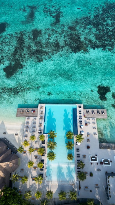 💦BESTER POOL DER MALEDIVEN💦

Wir freuen uns, mitteilen zu können, dass Villa Nautica von den Travel + Leisure Luxury Awards Asia Pacific 2026 zu einem der besten Resort-Pools der Malediven gekürt wurde.

Umrahmt von