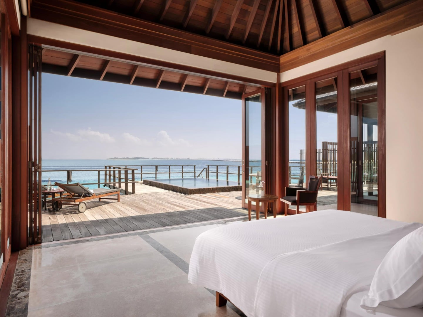 One-Bedroom Ocean Suite mit Pool in Villa Nautica Maldives